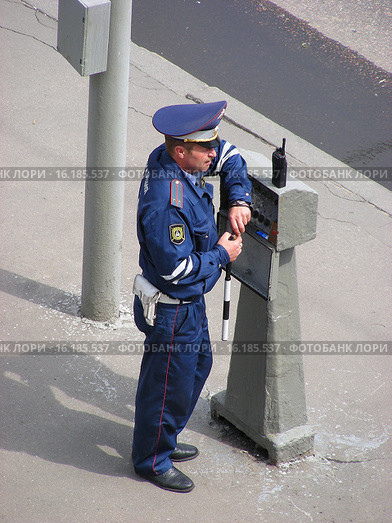 Автоинспектор ДПС. Москва (2010 год). Редакционное фото, фотограф lana1501 / Фотобанк Лори