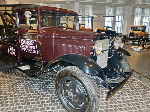 Автомобиль "Ford Mod. AA", 1927 г., 4-цилиндровый, 40 л.с., США. Именно он был взят за образец при создании самого массового советского автомобиля 1930-1940-х годов - "Полуторки" ГАЗ-АА.  Музей автомобильной техники. Верхняя Пышма, Россия, (2020 год) Редакционное фото, фотограф Сергей Елизарьев / Фотобанк Лори