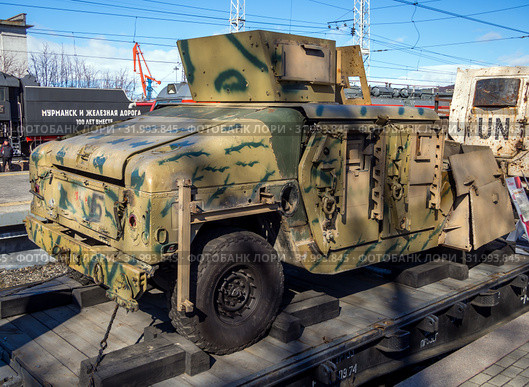 Автомобиль HMMWV M1151 сирийских боевиков, передвижная выставка "Сирийский перелом" (2019 год). Редакционное фото, фотограф Вячеслав Палес / Фотобанк Лори