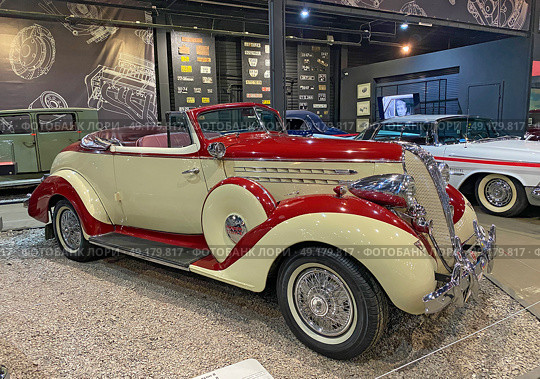 Автомобиль Hudson Eight ("Хадсон 8"), 1936 г. Автомузей "Автомобили мира", Москва (2023 год). Редакционное фото, фотограф Мария Кылосова / Фотобанк Лори