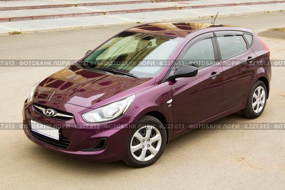 Автомобиль Hyundai Solaris (Южная Корея) (2014 год). Редакционное фото, фотограф Артём Крылов / Фотобанк Лори