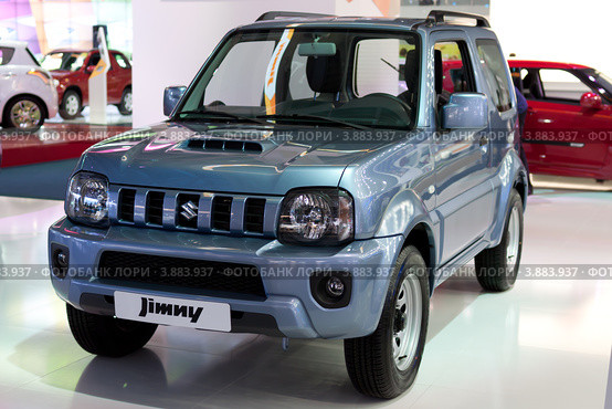 Автомобиль Suzuki Jimny (2012 год). Редакционное фото, фотограф Максим Голубев / Фотобанк Лори