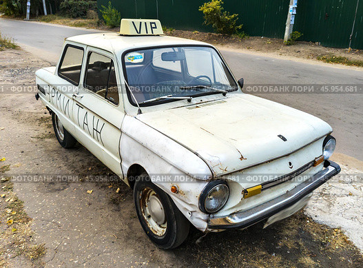 Автомобиль ЗАЗ-968МД в качестве VIP такси. Редакционное фото, фотограф Вячеслав Палес / Фотобанк Лори