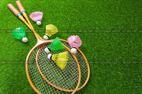 Badminton on grass. Стоковое фото, фотограф Сергей Толмачёв / Фотобанк Лори