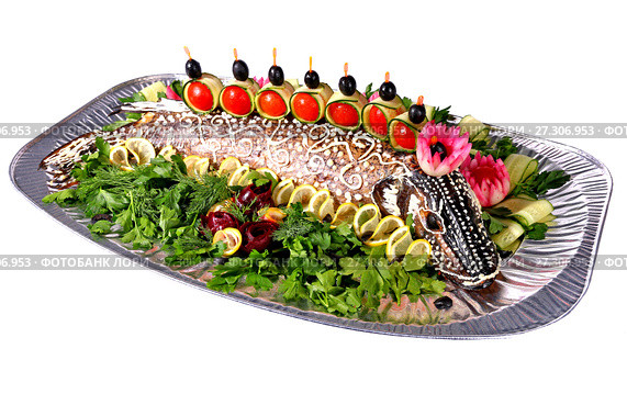 Baked pike served with vegetables. Стоковое фото, фотограф Art Konovalov / Фотобанк Лори