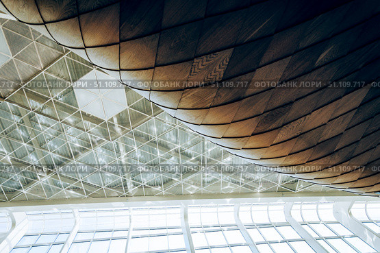 Baku, Azerbaijan, 29 August 2016, Interior Heydar Aliyev International Airport. Редакционное фото, фотограф Spirit River / Фотобанк Лори