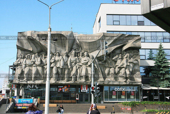 Барельеф Солидарность, Минск, Беларусь. Редакционное фото, фотограф Марина Шатерова / Фотобанк Лори