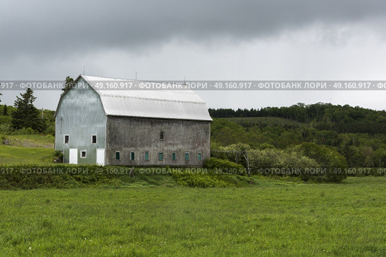 Barn at farm, Sherbrooke, Nova Scotia, Canada. Стоковое фото, агентство Ingram Publishing / Фотобанк Лори
