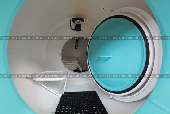 Барокамера для судовых водолазных комплексов. Стоковое фото, фотограф Игорь Долгов / Фотобанк Лори