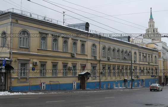 Басманный районный суд - здание,Basmanny District Court of Moscow in the winter (2017 год). Стоковое фото, фотограф hank / Фотобанк Лори