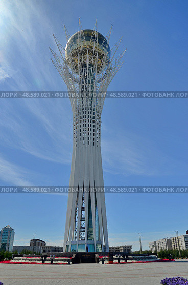 Bayterek Tower in Astana. symbol of Kazakhstan (2011 год). Редакционное фото, фотограф Александр Карпенко / Фотобанк Лори