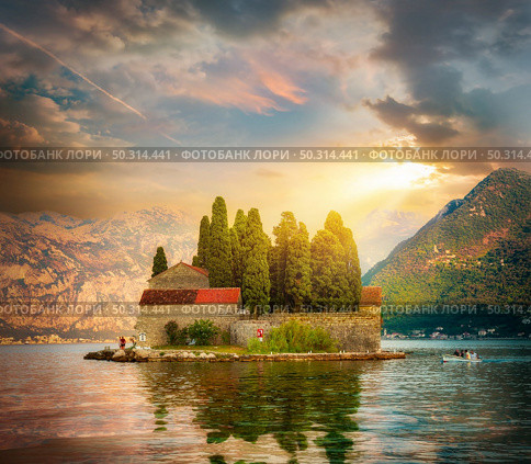 Beautiful mediterranean landscape. St. George Island near town Perast, Kotor bay, Montenegro. Island of Dead in Perast. Стоковое фото, агентство Ingram Publishing / Фотобанк Лори