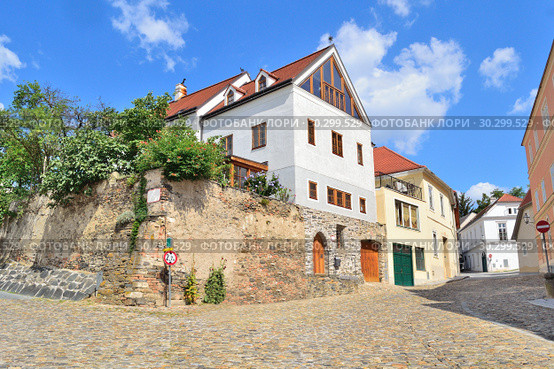 Beautiful street in Krems,  Austria (2018 год). Стоковое фото, фотограф Татьяна Савватеева / Фотобанк Лори
