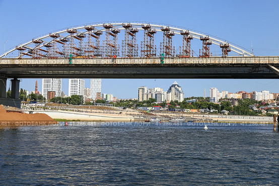 Бельский мост через реку Белую, Уфа (2023 год). Редакционное фото, фотограф Римма Тельнова / Фотобанк Лори