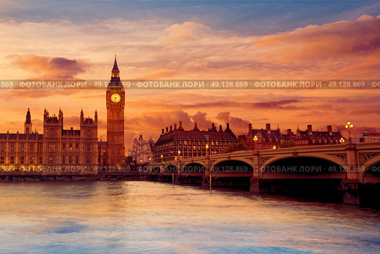 Big Ben Clock Tower London at Thames River England. Стоковое фото, агентство Ingram Publishing / Фотобанк Лори