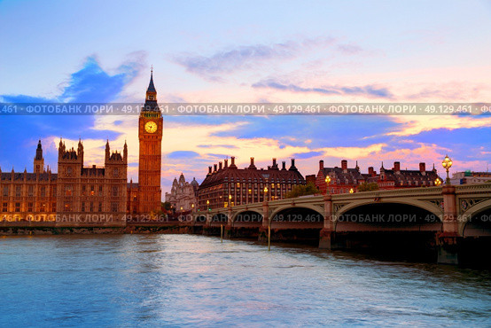 Big Ben Clock Tower London at Thames River England. Стоковое фото, агентство Ingram Publishing / Фотобанк Лори
