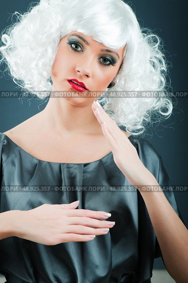 Blonde puppet in studio shooting. Стоковое фото, агентство Ingram Publishing / Фотобанк Лори
