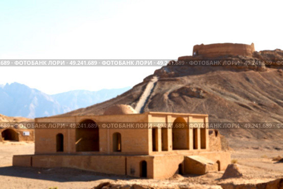 blur in iran near yazd the antique zoroastrian temple abandonated house and contruction. Стоковое фото, агентство Ingram Publishing / Фотобанк Лори