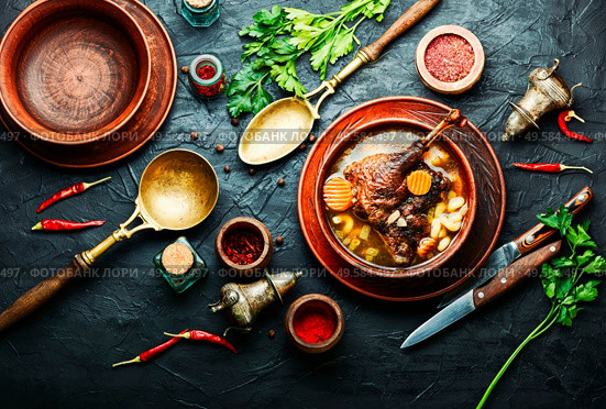 Bowl of appetizing healthy goose or duck soup.Chicken soup. Diet goose soup. Стоковое фото, агентство Ingram Publishing / Фотобанк Лори