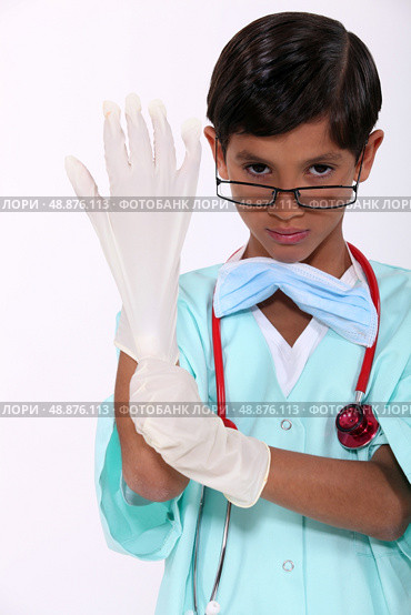 Boy dressed as a surgeon. Стоковое фото, агентство Ingram Publishing / Фотобанк Лори