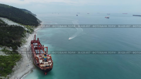 Брошенный корабль в Черном море. Видео с дрона (2021 год). Редакционное видео, видеограф Александр Сапыгин / Фотобанк Лори