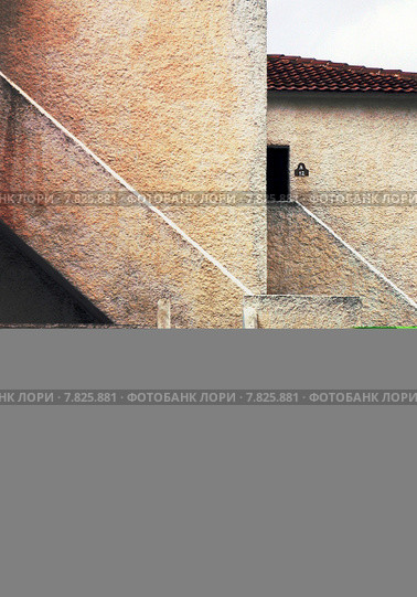 building house facade stairs steps. Стоковое фото, фотограф Marc Jones / Smarterpix / Фотобанк Лори