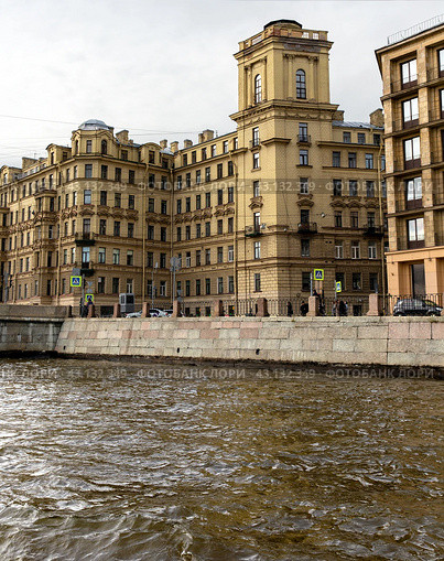 Building in constructivist style on the embankment of the Fontanka River. City of St. Petersburg. Russia (2022 год). Стоковое фото, фотограф Евгений Ткачёв / Фотобанк Лори