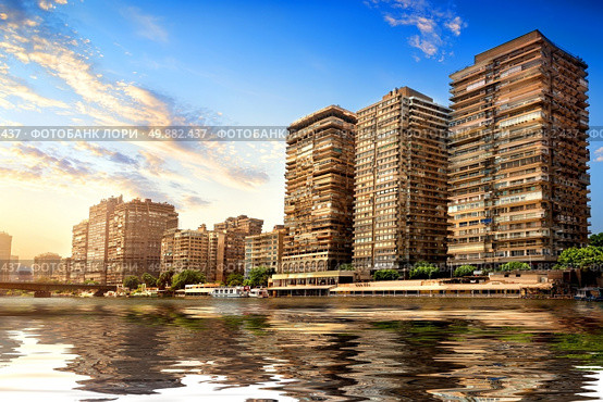 Buildings of Cairo on the bank of Nile. Стоковое фото, агентство Ingram Publishing / Фотобанк Лори