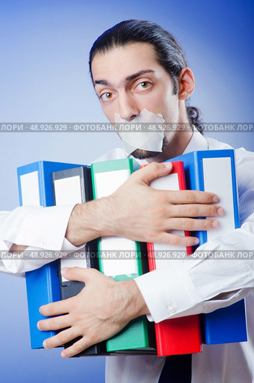 Businessman with his lips sealed. Стоковое фото, агентство Ingram Publishing / Фотобанк Лори