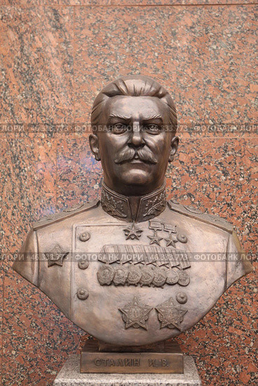 Бюст генералиссимус Сталин И.В. выставка в музее Победы Москва. Редакционное фото, фотограф Дмитрий Неумоин / Фотобанк Лори
