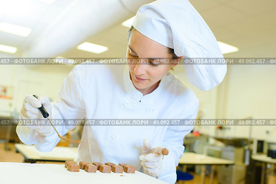 busy chocolatier. Стоковое фото, агентство Ingram Publishing / Фотобанк Лори