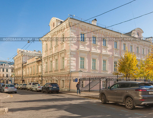Бвышие палаты Дурново в составе жилого дома, XVIII-XIX вв. Климентовский пер., д. 1, стр. Москва. Редакционное фото, фотограф Владимир Чинин / Фотобанк Лори