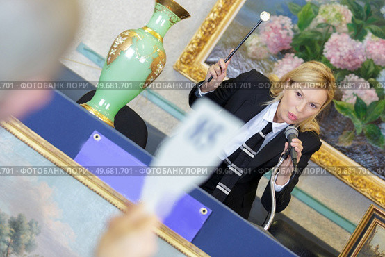 calling for the last bidding price. Стоковое фото, агентство Ingram Publishing / Фотобанк Лори