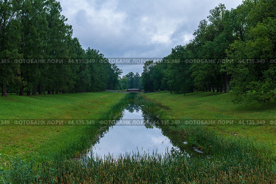 Canal in Catherine Park, Tsarskoe Selo, Pushkin, Saint Petersburg, Russia (2024 год). Стоковое фото, фотограф Михаил Аккуратoв / Фотобанк Лори