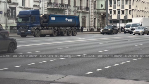 Car traffic on Mira Avenue in the Prospekt Mira metro area. Moscow. 28.03.2023. Редакционное видео, видеограф Ярославский Максим / Фотобанк Лори