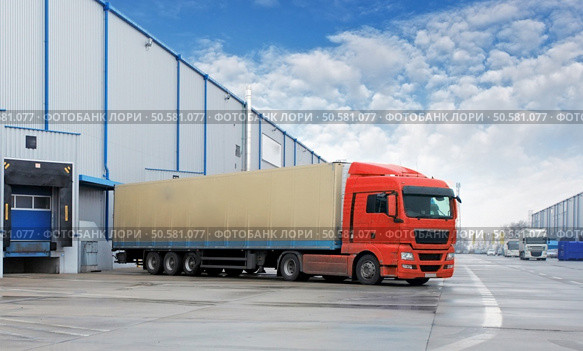 Cargo Transportation - Truck in the warehouse. Стоковое фото, агентство Ingram Publishing / Фотобанк Лори