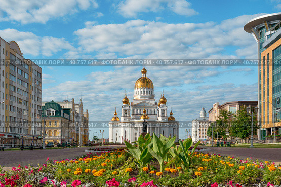 Cathedral of St. Theodore Ushakov in Saransk, consecrated in 2009, Russia. It is named after the Russian saint and Admiral Fyodor Ushakov. inscription above the entrance reads: Cathedral of the Holy Righteous Warrior Feodor Ushakov. 05.06.2023 , Saransk, Mordovia, Russia. Редакционное фото, фотограф Оксана Медведева / Фотобанк Лори