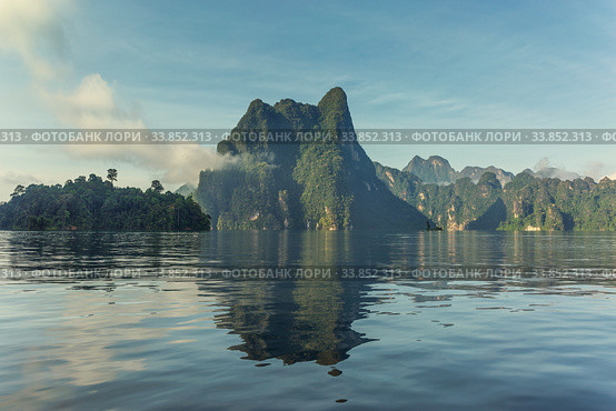 Cheow Lan lake landscape in Thailand. Стоковое фото, фотограф Михаил Коханчиков / Фотобанк Лори