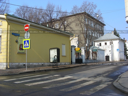 Чертольский переулок. Район Хамовники. Город Москва (2011 год). Редакционное фото, фотограф lana1501 / Фотобанк Лори