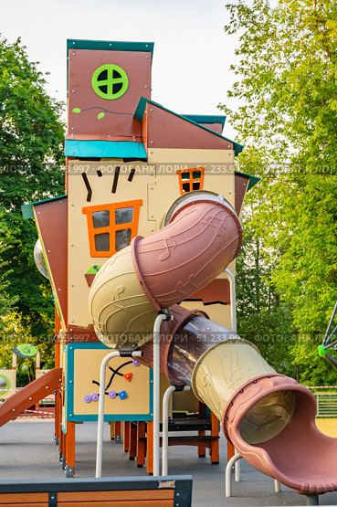 Children's playground outside. Стоковое фото, фотограф Дмитрий Брусков / Фотобанк Лори