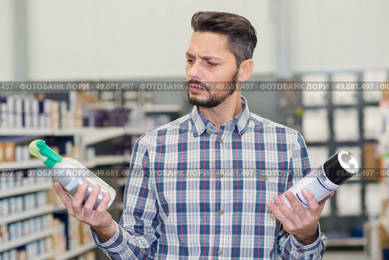 choice of spray paint. Стоковое фото, агентство Ingram Publishing / Фотобанк Лори