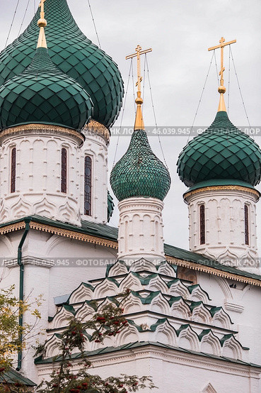 Church of Elijah the Prophet on a summer morning. Yaroslavl. A golden ring. Russia. Стоковое фото, фотограф Photojuli / Фотобанк Лори