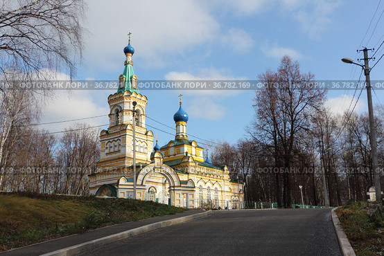 Church of the Assumption of the Blessed Virgin Mary at the Egoshikhinsky Cemetery, founded in 1784, Perm, Russia (2019 год). Стоковое фото, фотограф Наталия Макарова / Фотобанк Лори