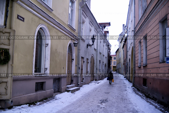 City streets in the center of Tallinn in the early morning in winter (2014 год). Редакционное фото, фотограф Анна Кривицкая / Фотобанк Лори