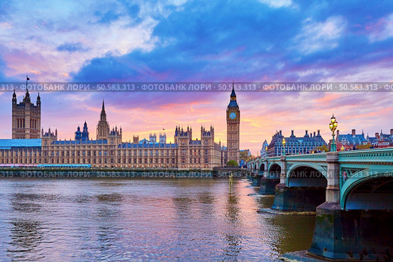 Cityscape of Big Ben and Westminster Bridge with river Thames at sunset, London, UK. Стоковое фото, агентство Ingram Publishing / Фотобанк Лори