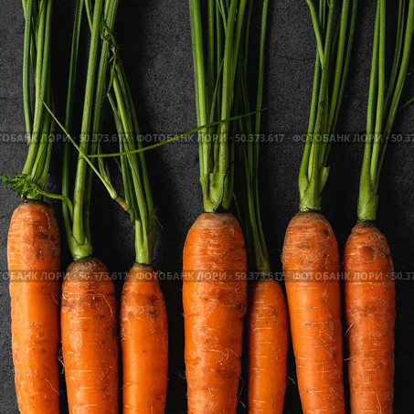 close up fresh carrots flat lay. Стоковое фото, агентство Ingram Publishing / Фотобанк Лори