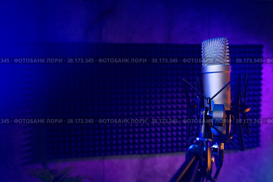 Close up of professional microphone in recording studio. Стоковое фото, фотограф Сергей Толмачёв / Фотобанк Лори