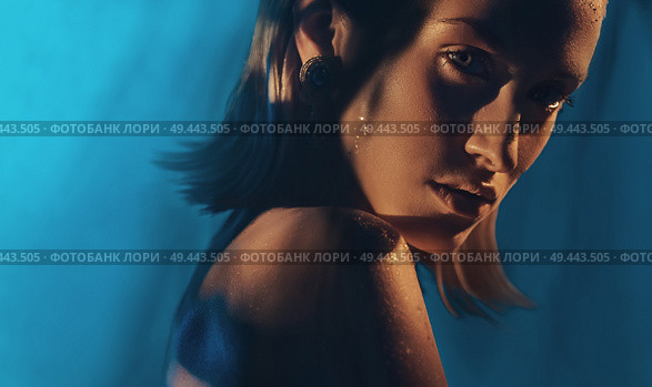 Closeup portrait of a blond marvelous lady. Стоковое фото, агентство Ingram Publishing / Фотобанк Лори
