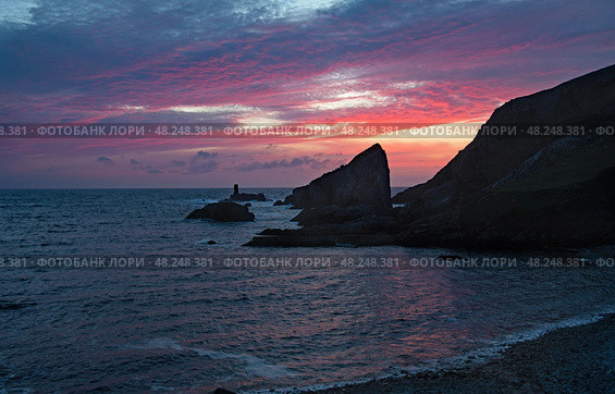 Coastal sunset, An port, County Donegal, Ireland (2024 год). Стоковое фото, фотограф Татьяна Кахилл / Фотобанк Лори