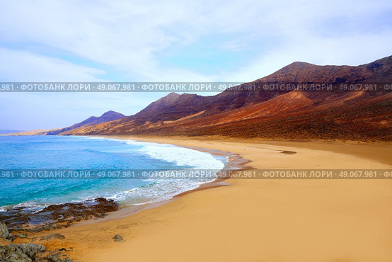 Cofete Fuerteventura Barlovento beach at Canary Islands of Spain. Стоковое фото, агентство Ingram Publishing / Фотобанк Лори